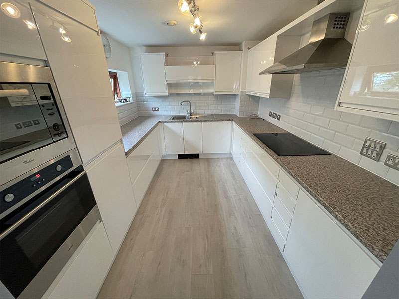 Gloss White kitchen facelift - after